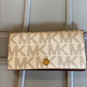 Michael Kors wallet